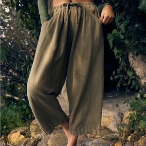 Olive Green Woman Yoga Pants